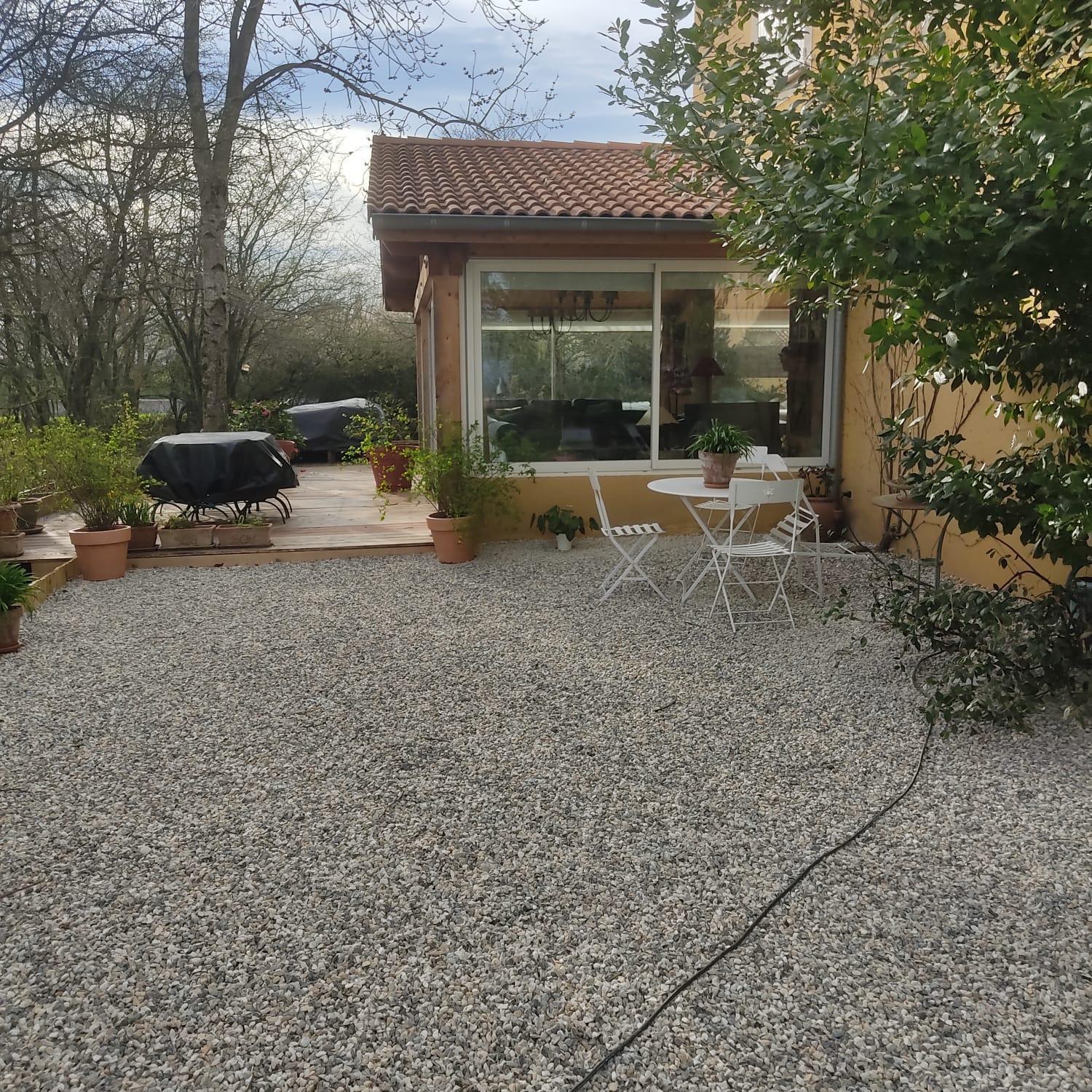 Bed and Breakfast La Frenaie Saint-Cyr-sur-le-Rhone Exterior foto