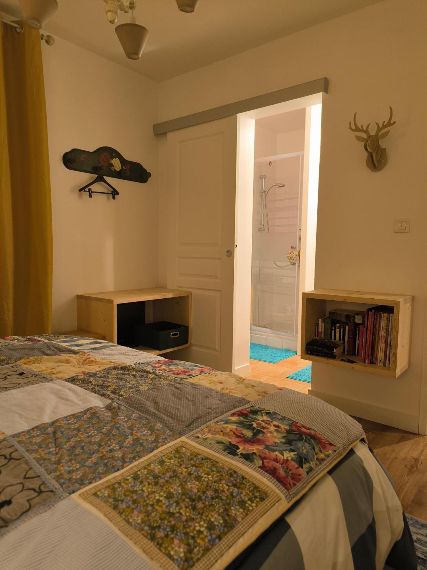 Bed and Breakfast La Frenaie Saint-Cyr-sur-le-Rhone Exterior foto